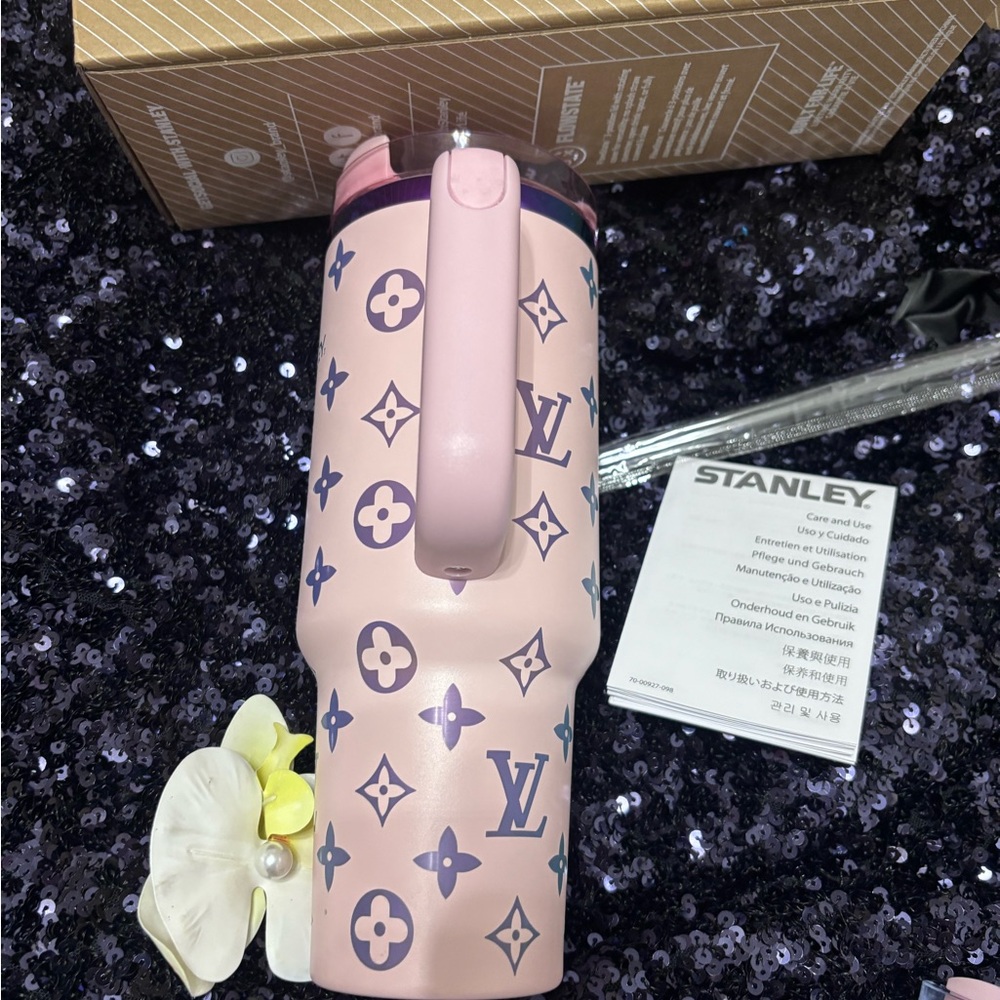 Stanley Pink Quencher H2.0 Tumbler - Picture 4 of 5
